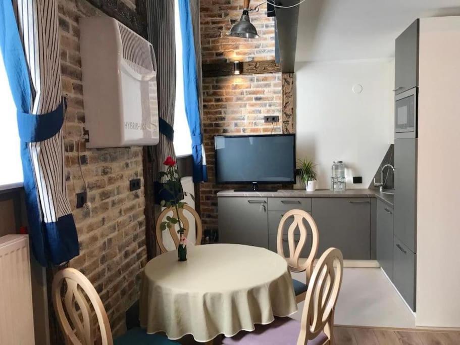 Charming Loft Near Old Town Apartman Tallinn Kültér fotó